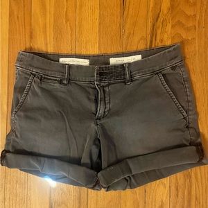 Shorts in grey. Pilcro and the Letterpress size 26. From Anthropologie